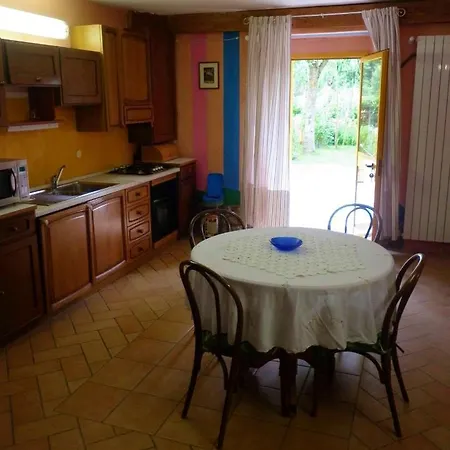 With One Bedroom In Maserno With Shared Pool And Enclosed Garden דירה *